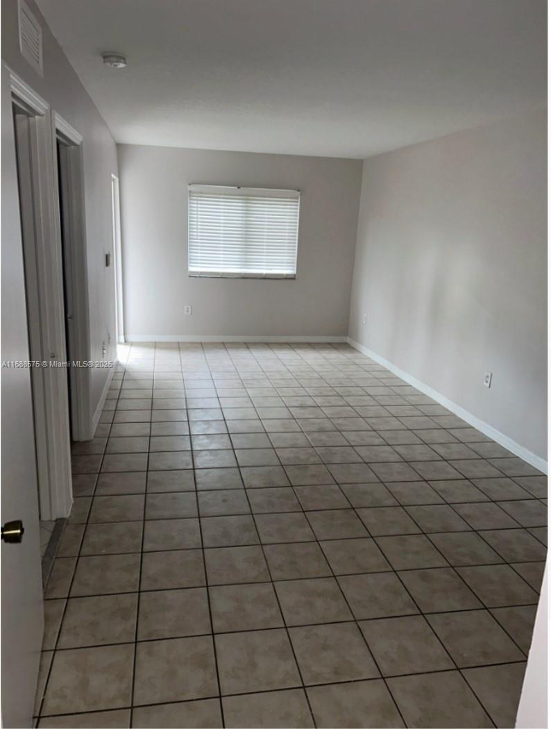 3398 Ne 9 Dr 102 Property Photo 10