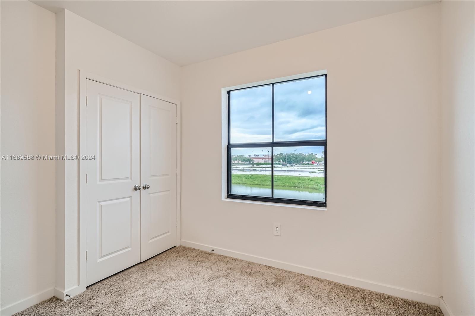 457 Ne 13th Street Property Photo 16