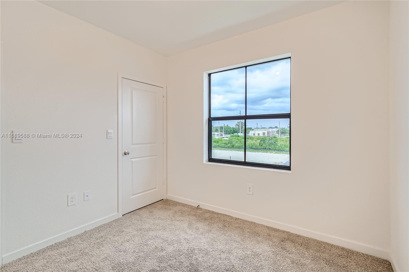 457 Ne 13th Street Property Photo 18