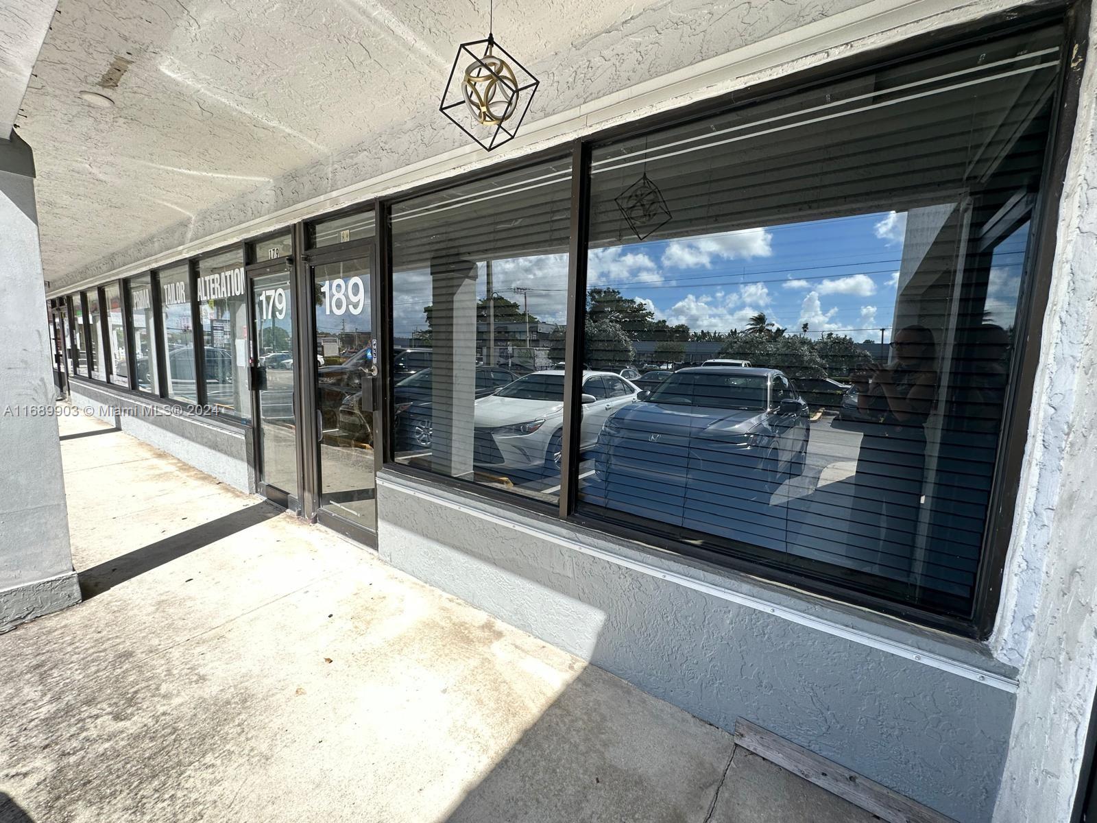 79-199 E Oakland Park Blvd 179-189 Property Photo 2