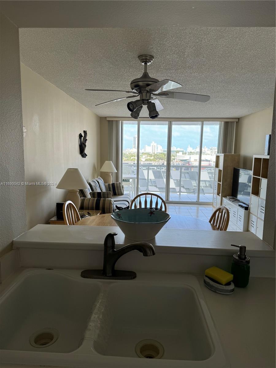 A11690042 Property Photo 6