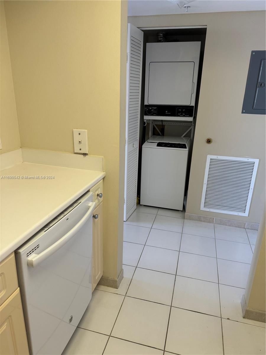 A11690042 Property Photo 10