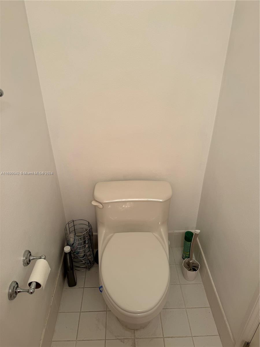 A11690042 Property Photo 12