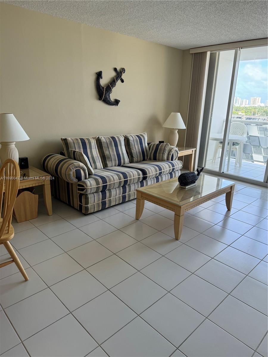 A11690042 Property Photo 14