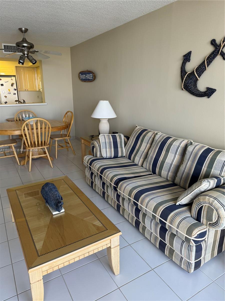 A11690042 Property Photo 15