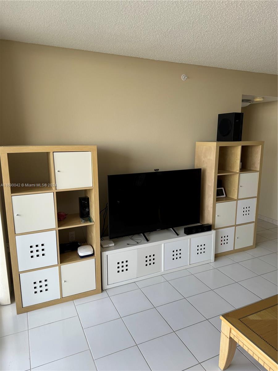 A11690042 Property Photo 18