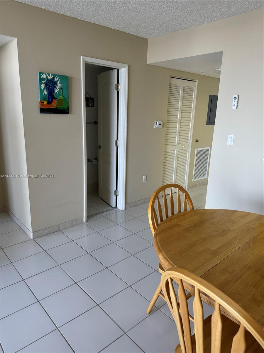 A11690042 Property Photo 20