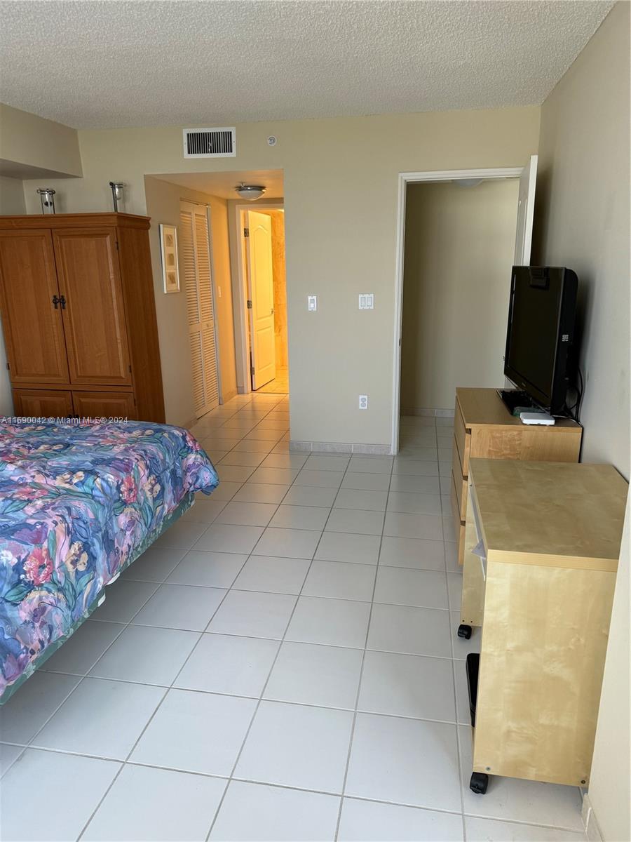 A11690042 Property Photo 29