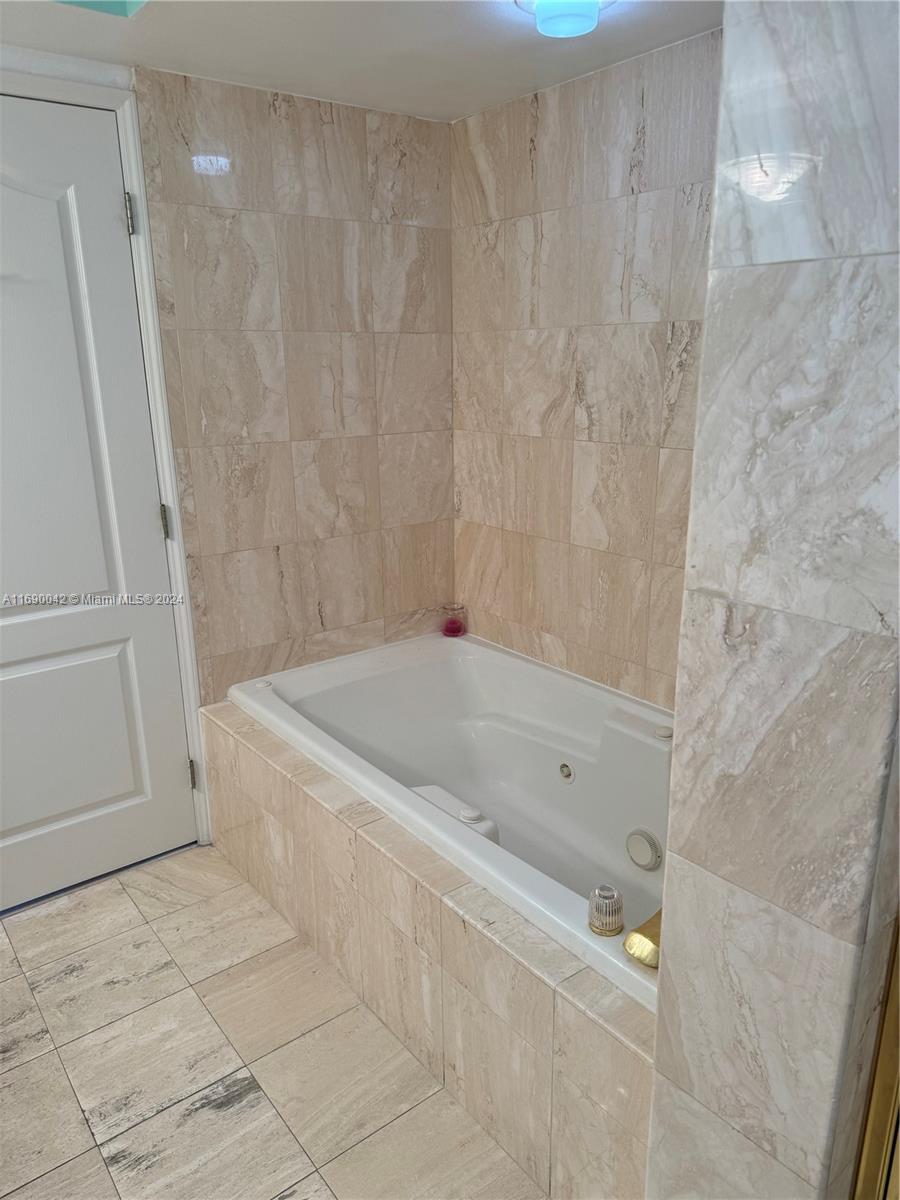 A11690042 Property Photo 32