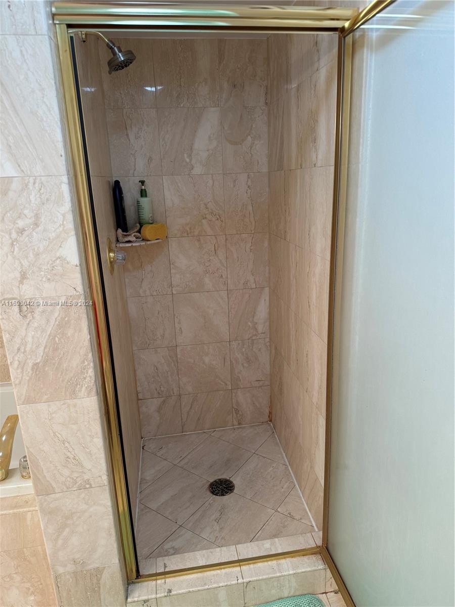 A11690042 Property Photo 35