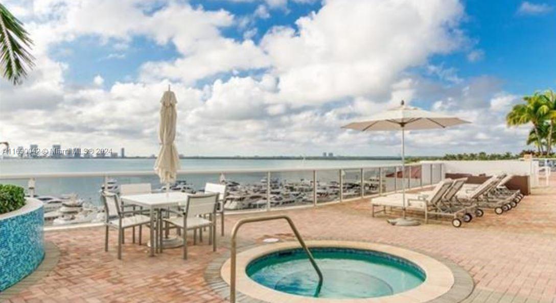 A11690042 Property Photo 37