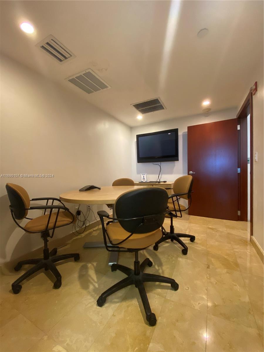 1680 Michigan Ave 1014a Property Photo 3