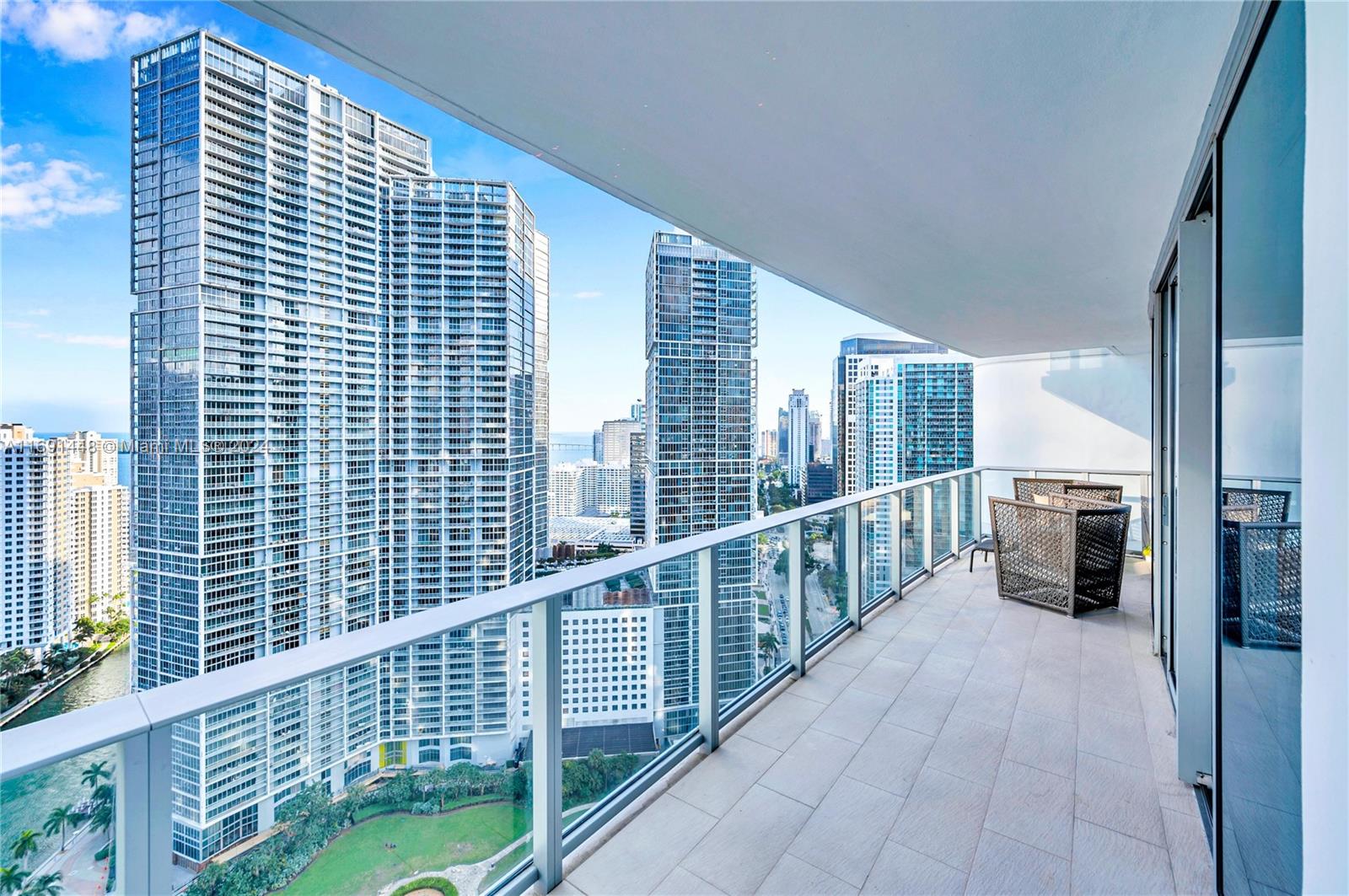 200 Biscayne Boulevard Way 3307 Property Photo 2