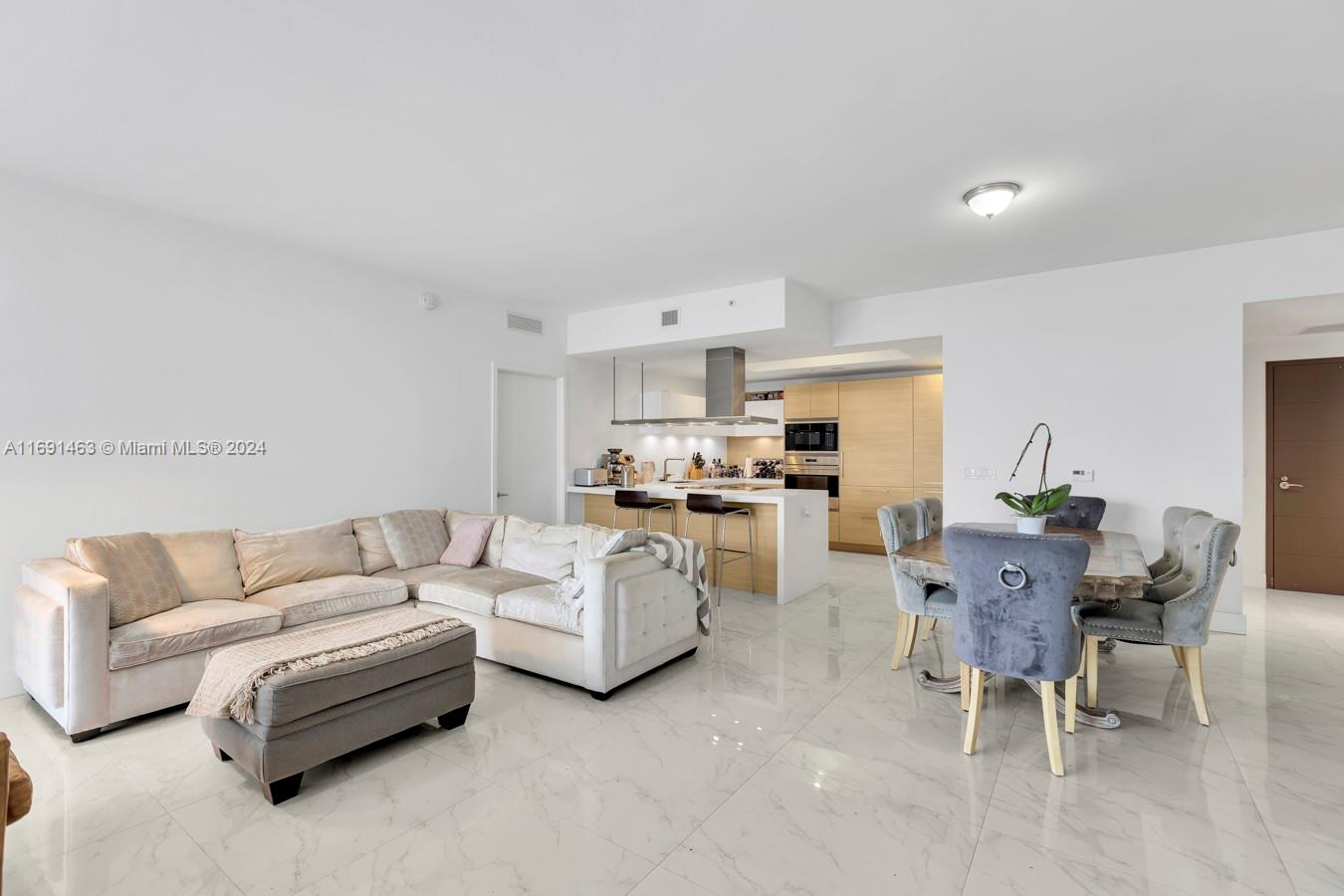 17301 Biscayne Blvd 1404 Property Photo 4