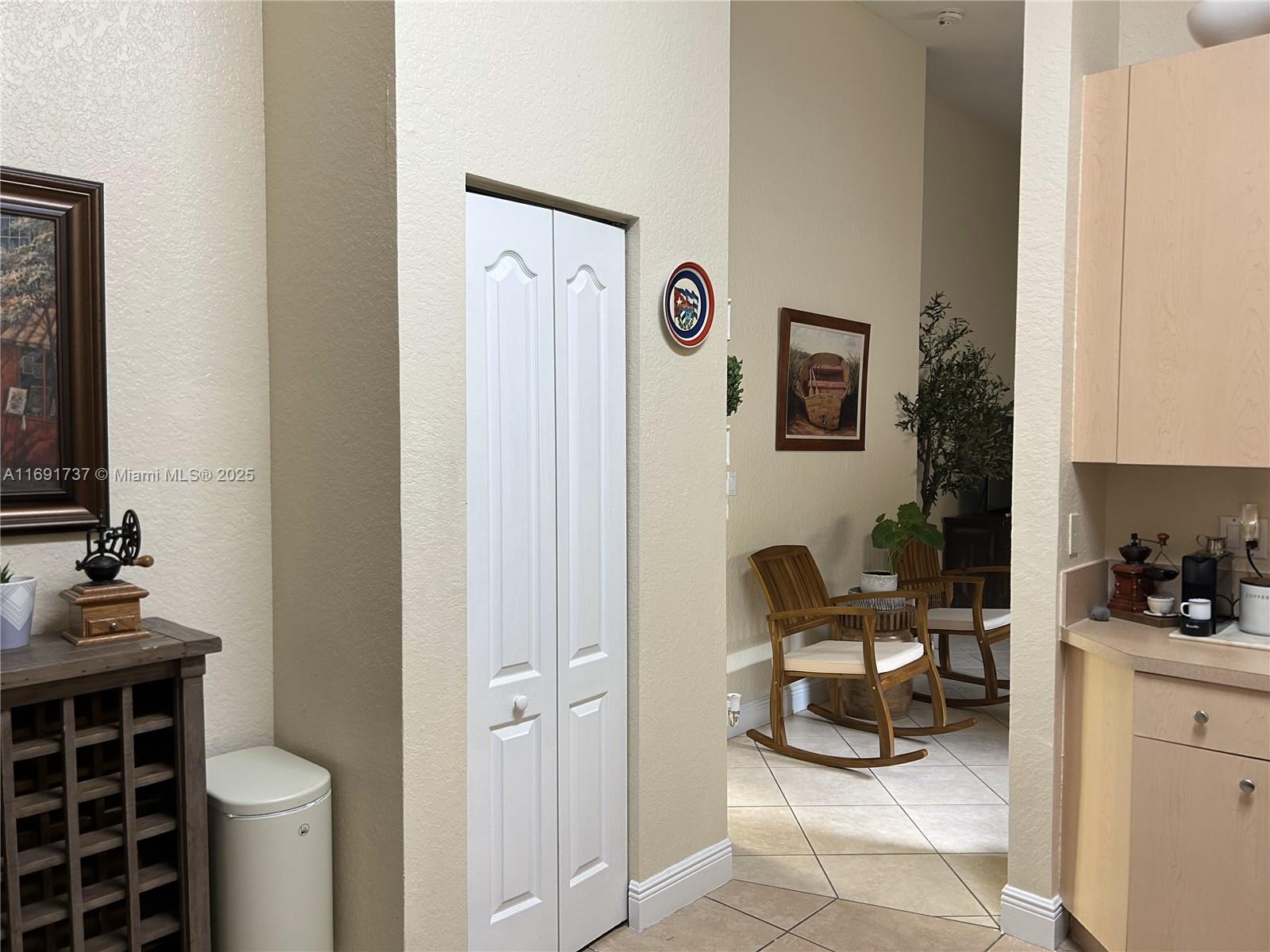 982 Ne 37th Pl Property Photo 11