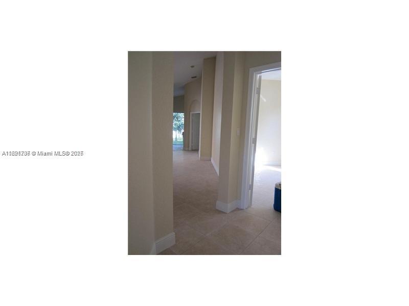 982 Ne 37th Pl Property Photo 13
