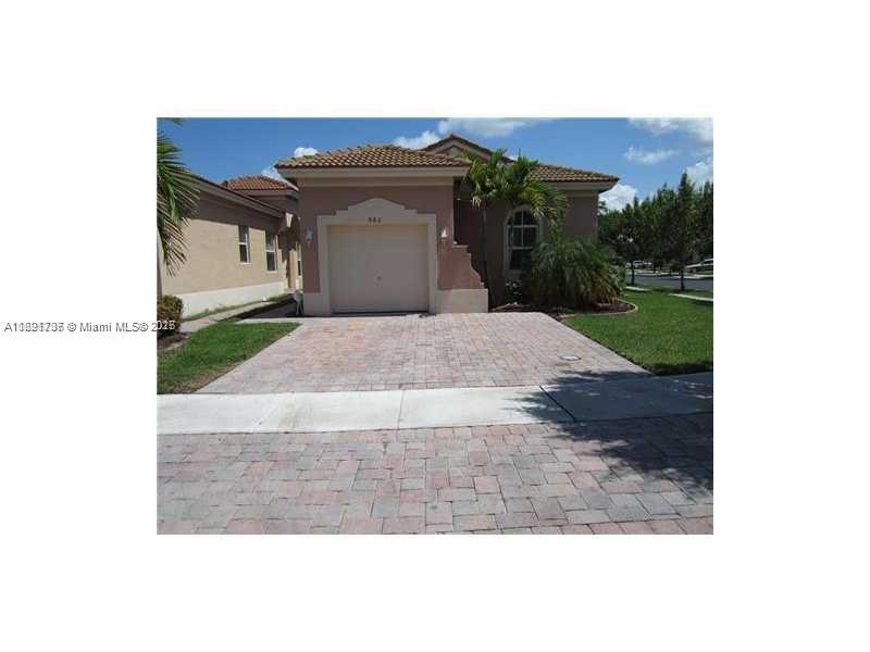 982 Ne 37th Pl Property Photo 15