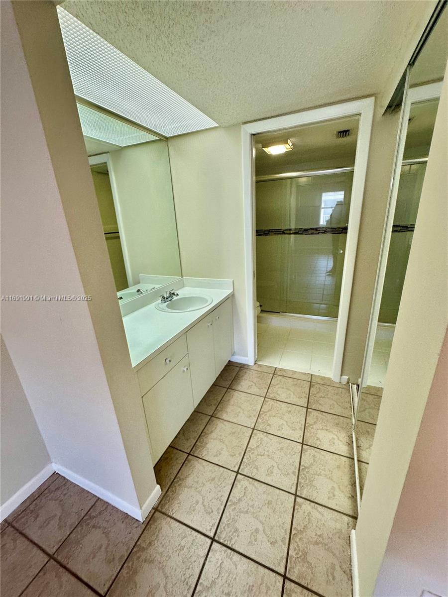 2636 Se 21st Ct 204-c Property Photo 12