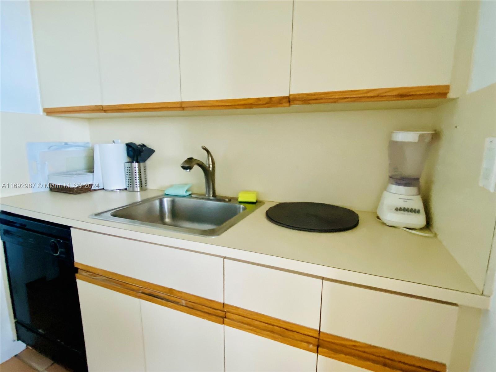 A11692987 Property Photo 9