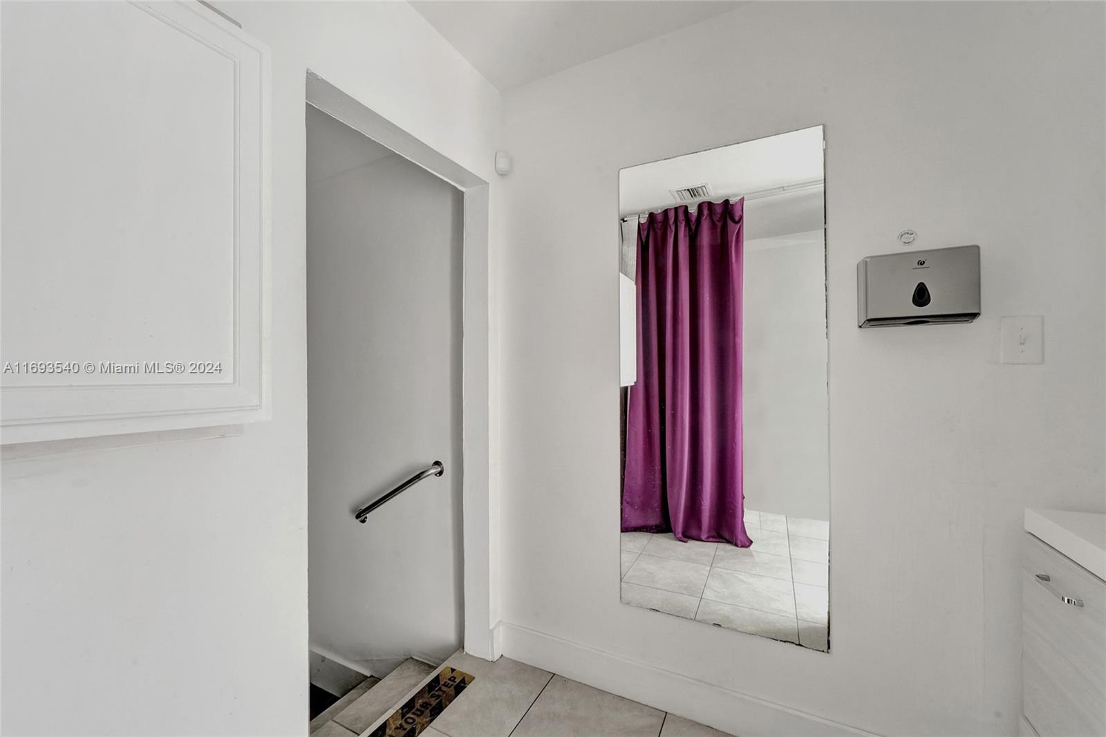 706 71st St Property Photo 5