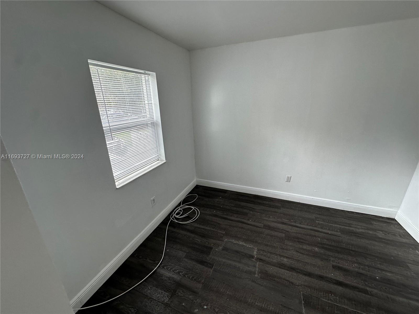 2027 Nw 91st St 2025 Property Photo 6
