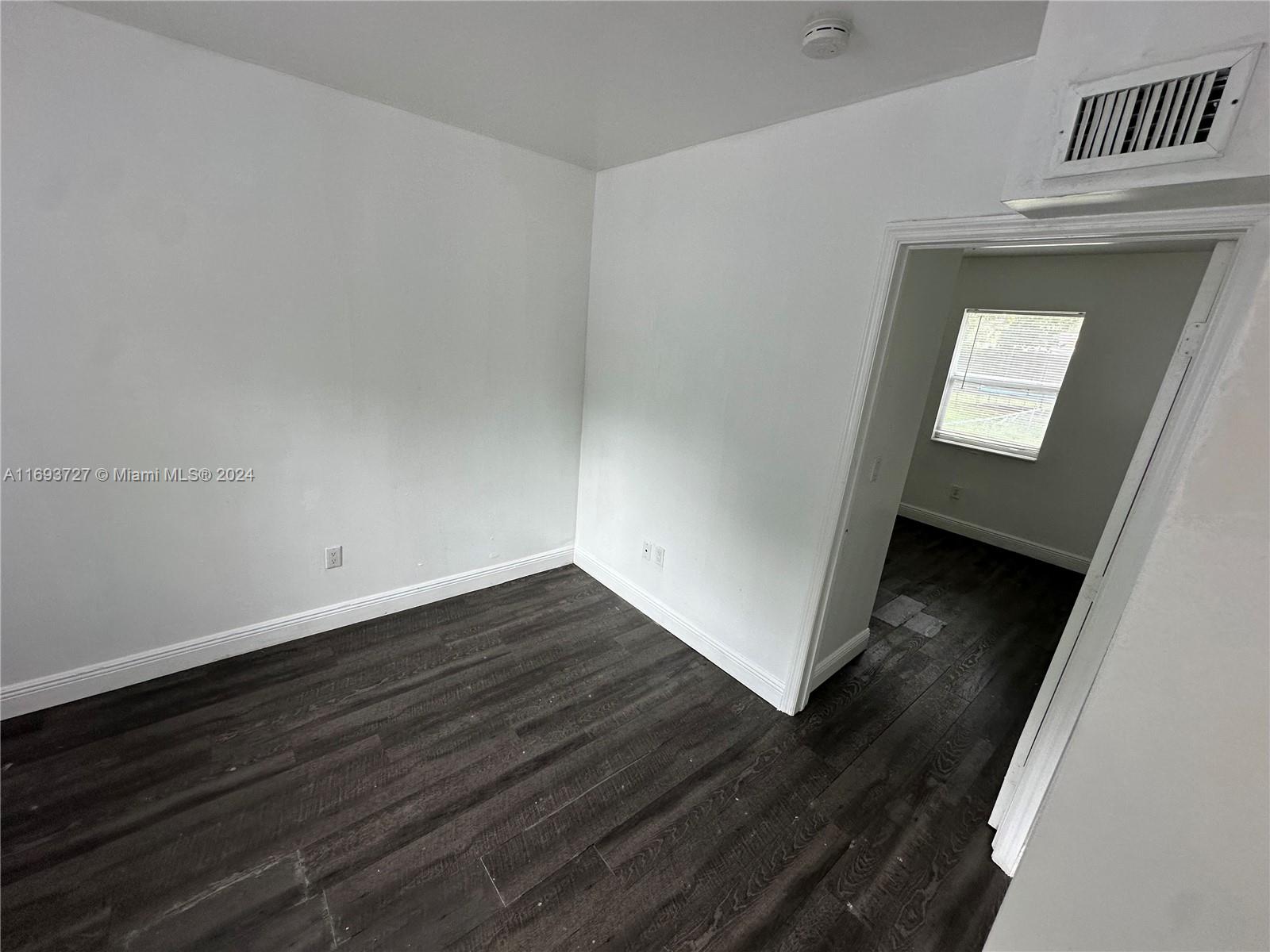 2027 Nw 91st St 2025 Property Photo 7