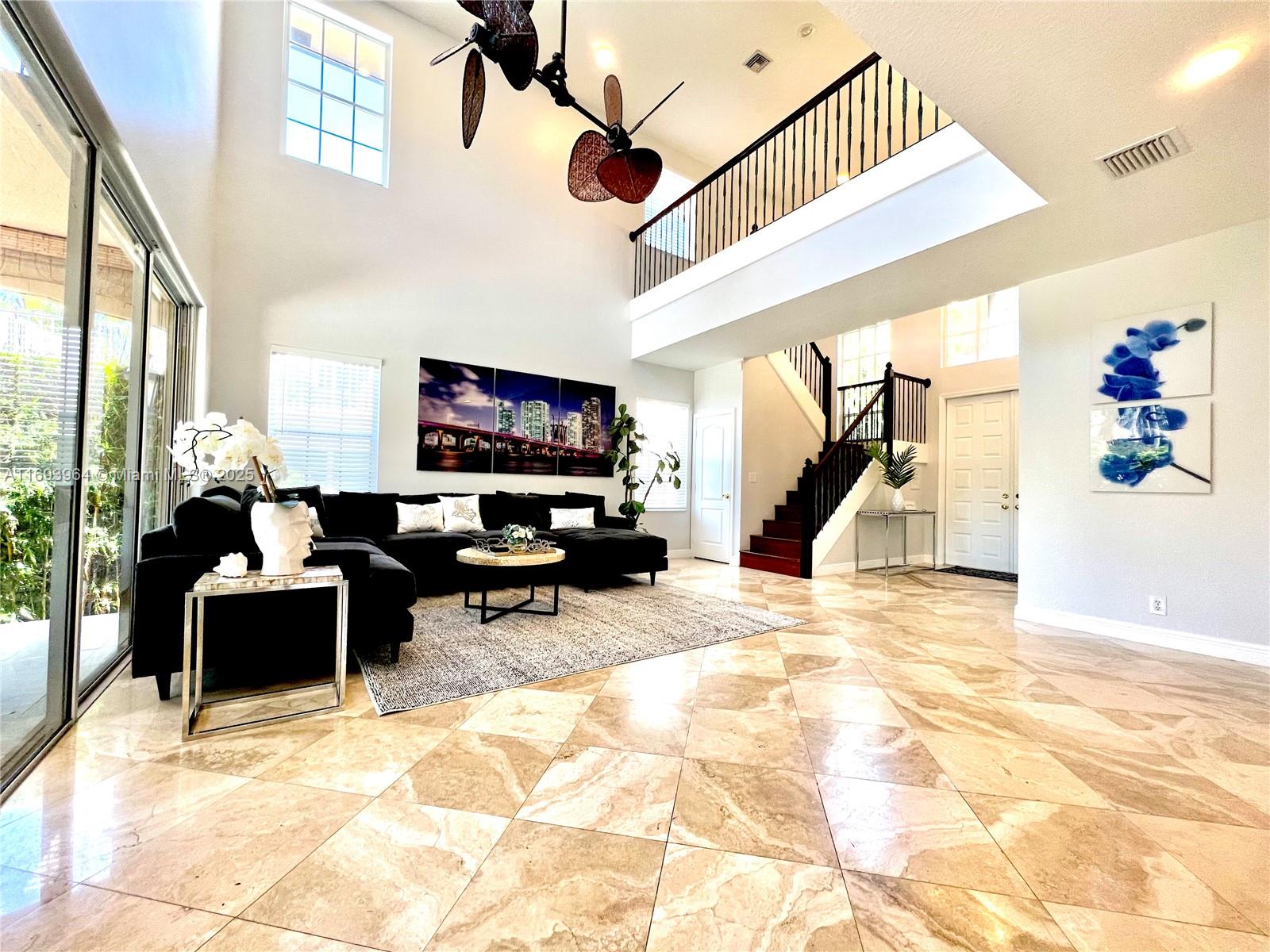 A11693964 Property Photo 8