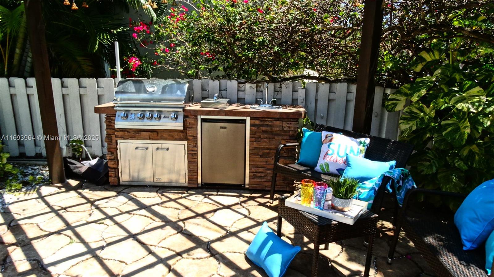 A11693964 Property Photo 13