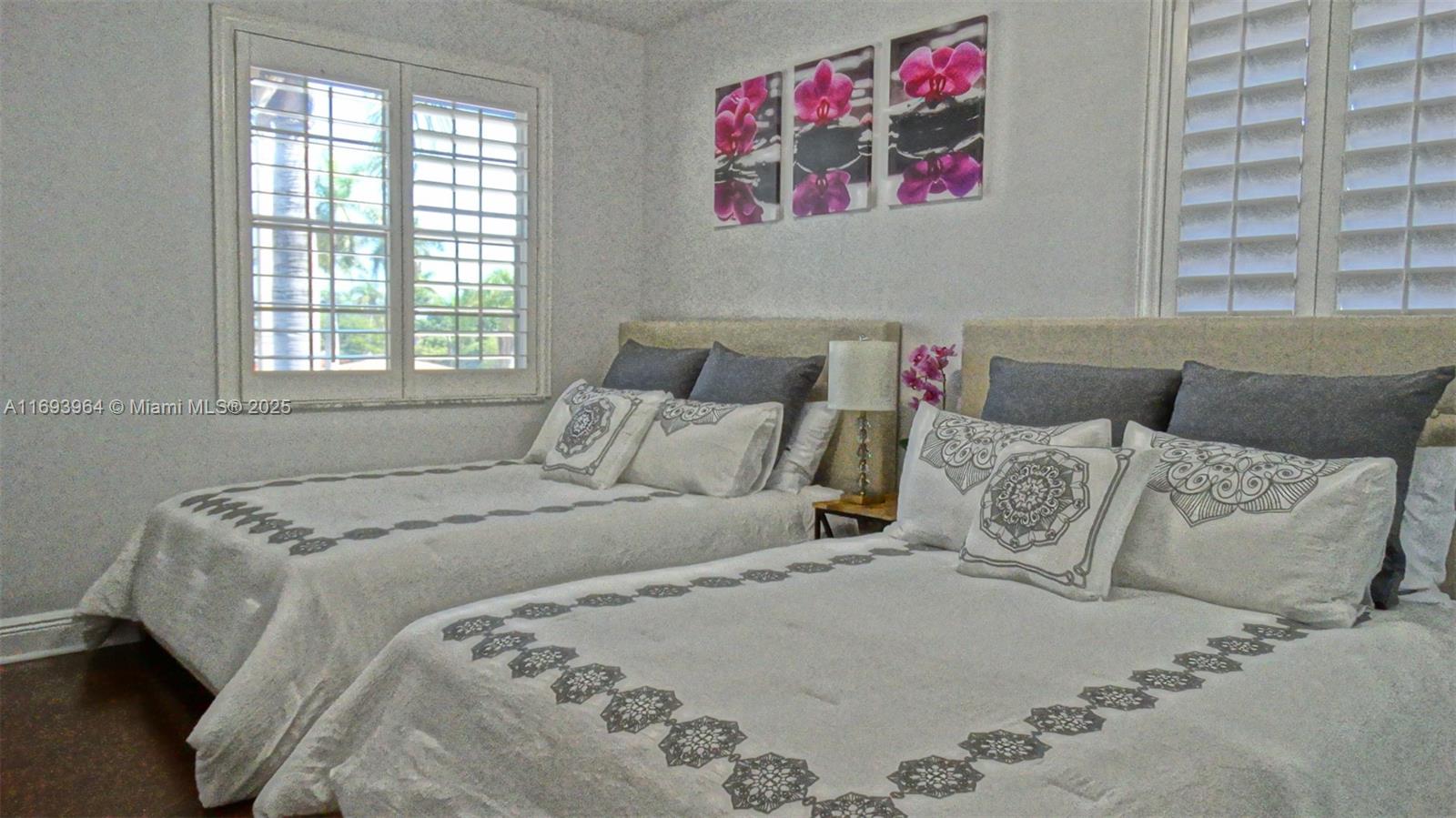 A11693964 Property Photo 22