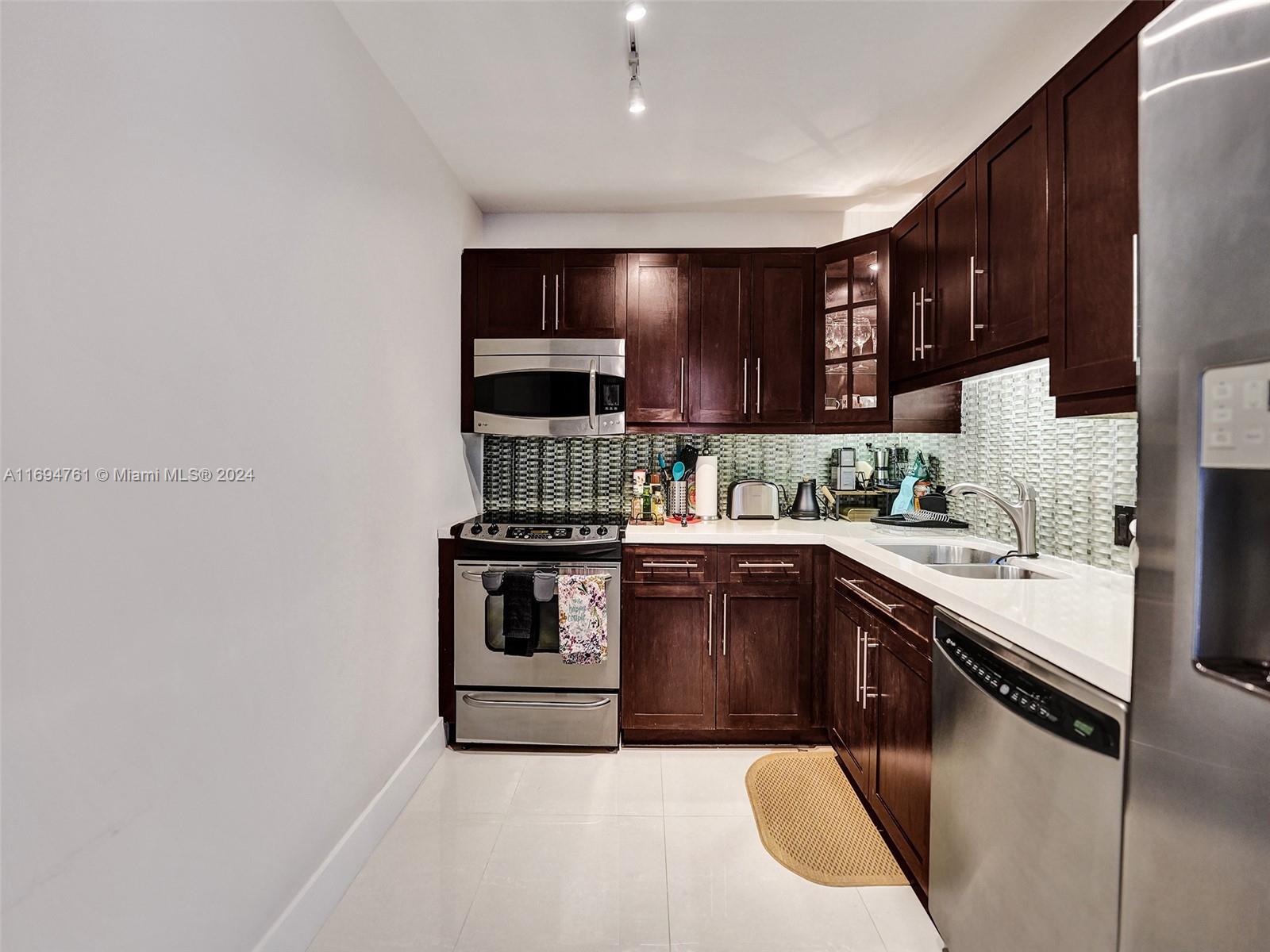 3625 N Country Club Dr 706 Property Photo 20
