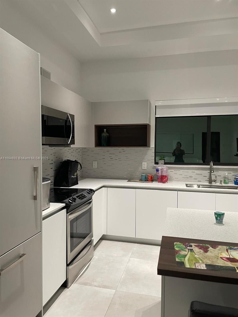12 Coral Dr 2 Property Photo 3