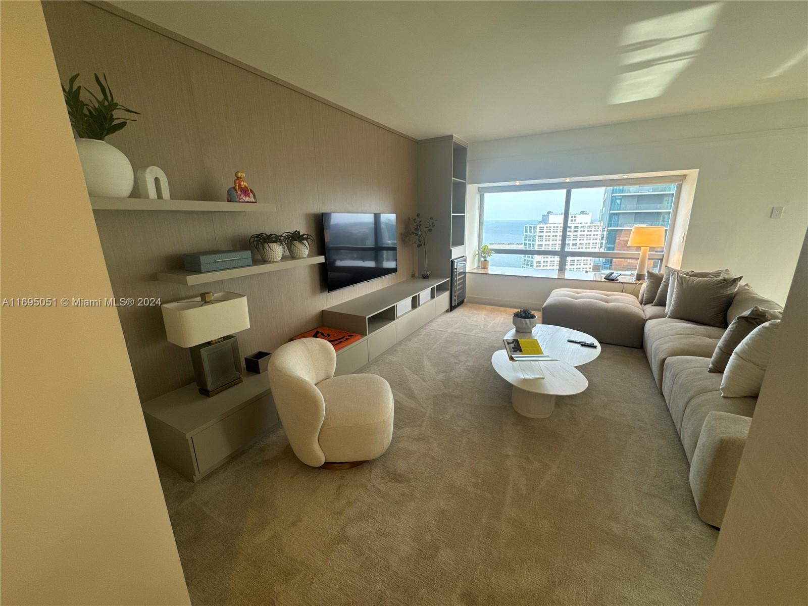1435 Brickell Ave Property Photo 1