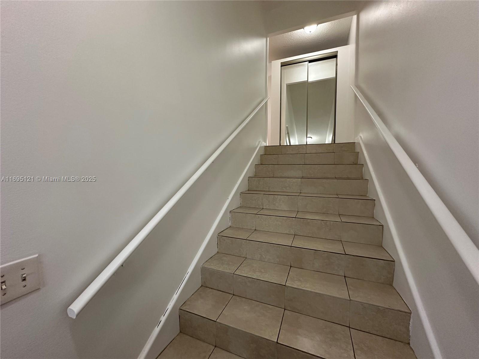 2506 Se 19th Pl 203-a Property Photo 3