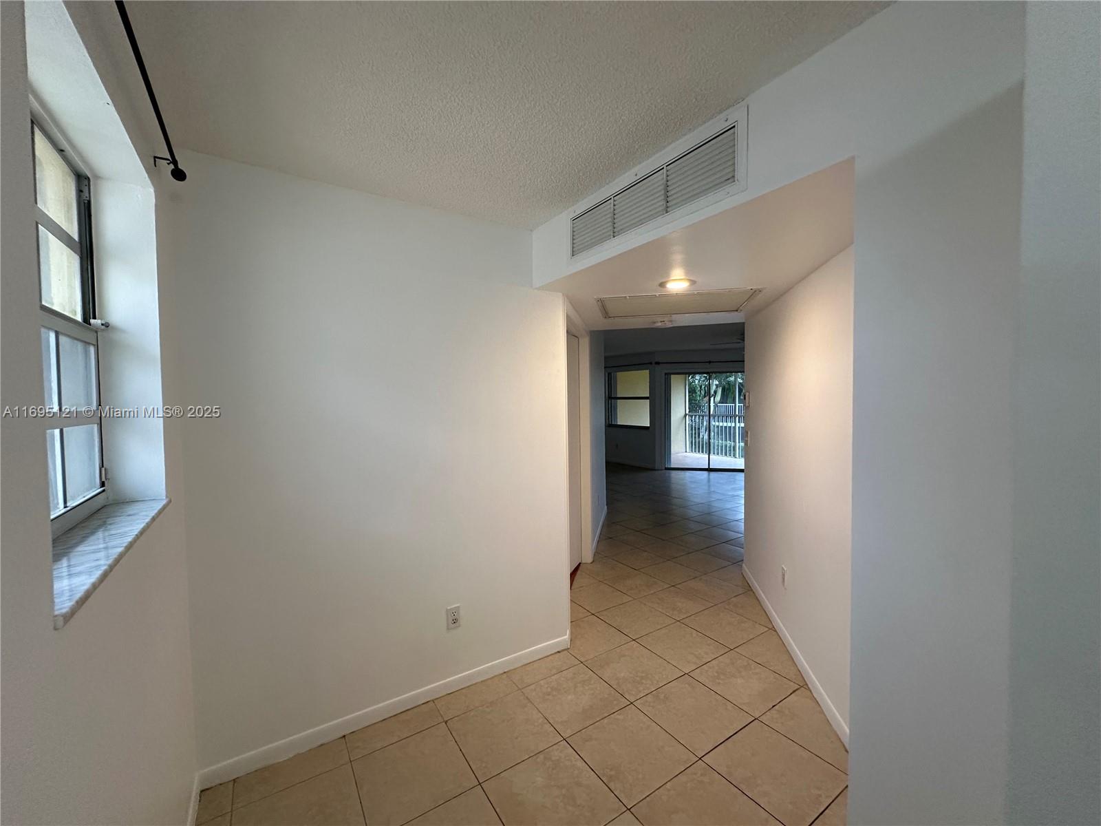 2506 Se 19th Pl 203-a Property Photo 4