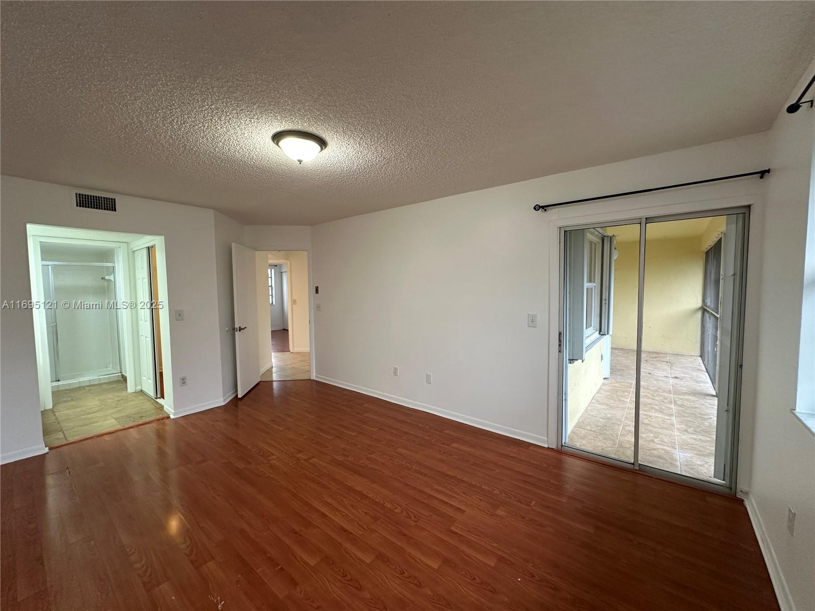 2506 Se 19th Pl 203-a Property Photo 11