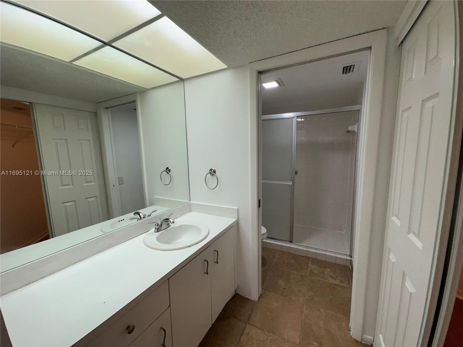 2506 Se 19th Pl 203-a Property Photo 13