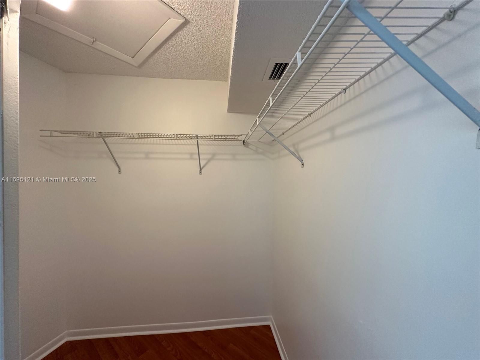 2506 Se 19th Pl 203-a Property Photo 14