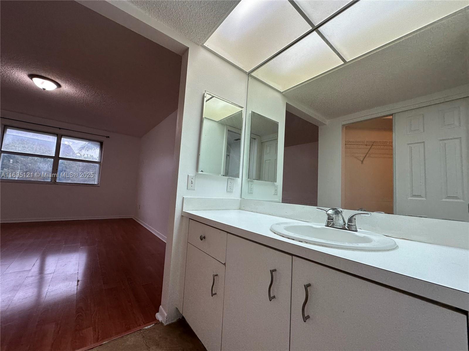2506 Se 19th Pl 203-a Property Photo 17