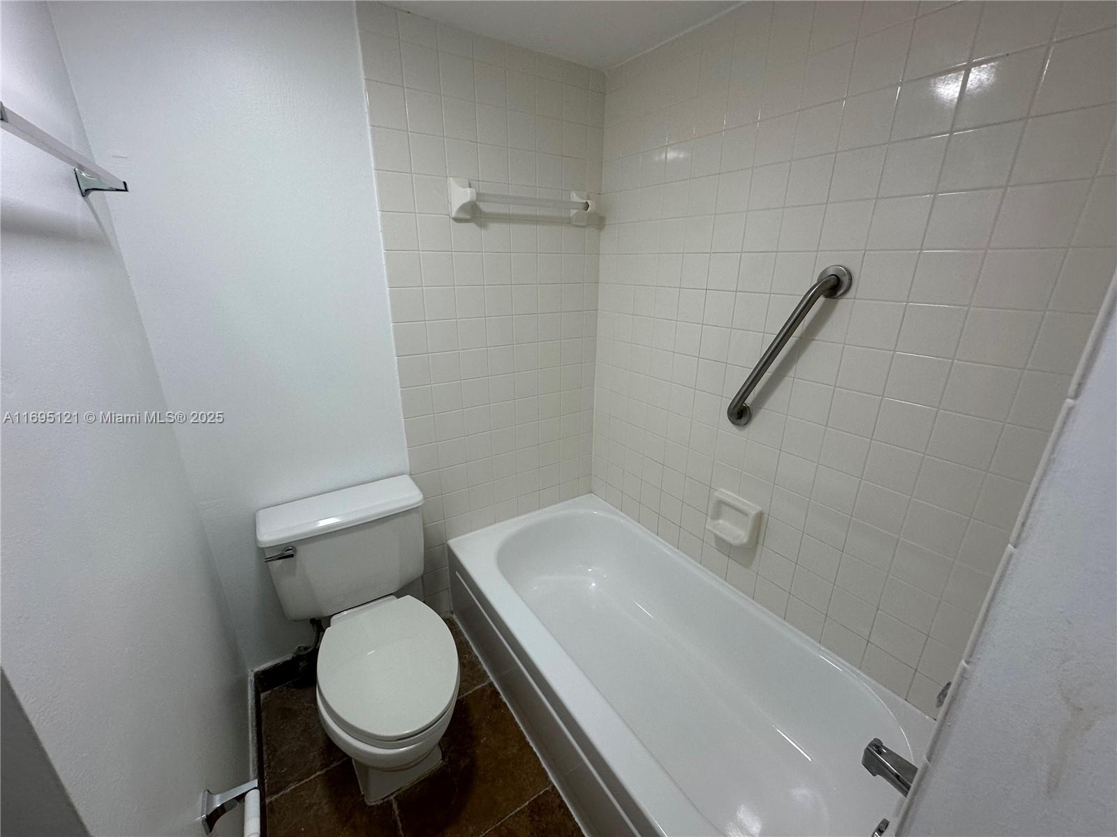 2506 Se 19th Pl 203-a Property Photo 20
