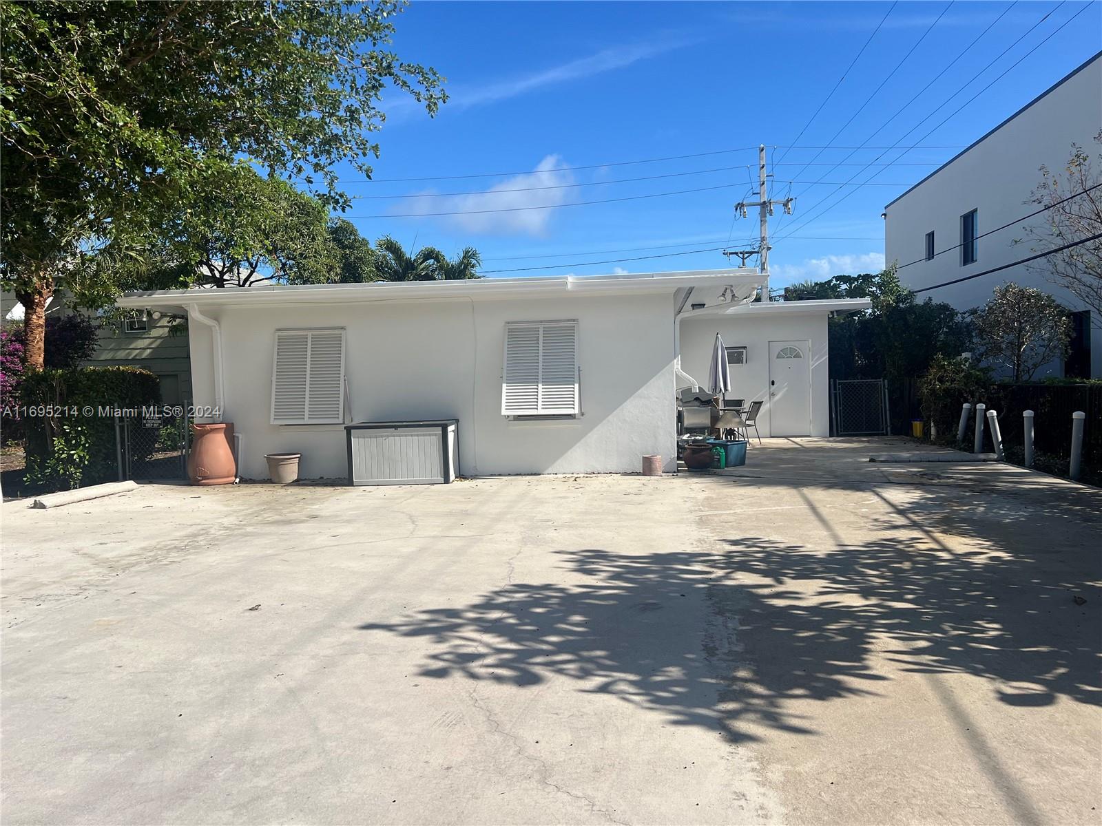 3720 Morton Ave 2 Property Photo 1