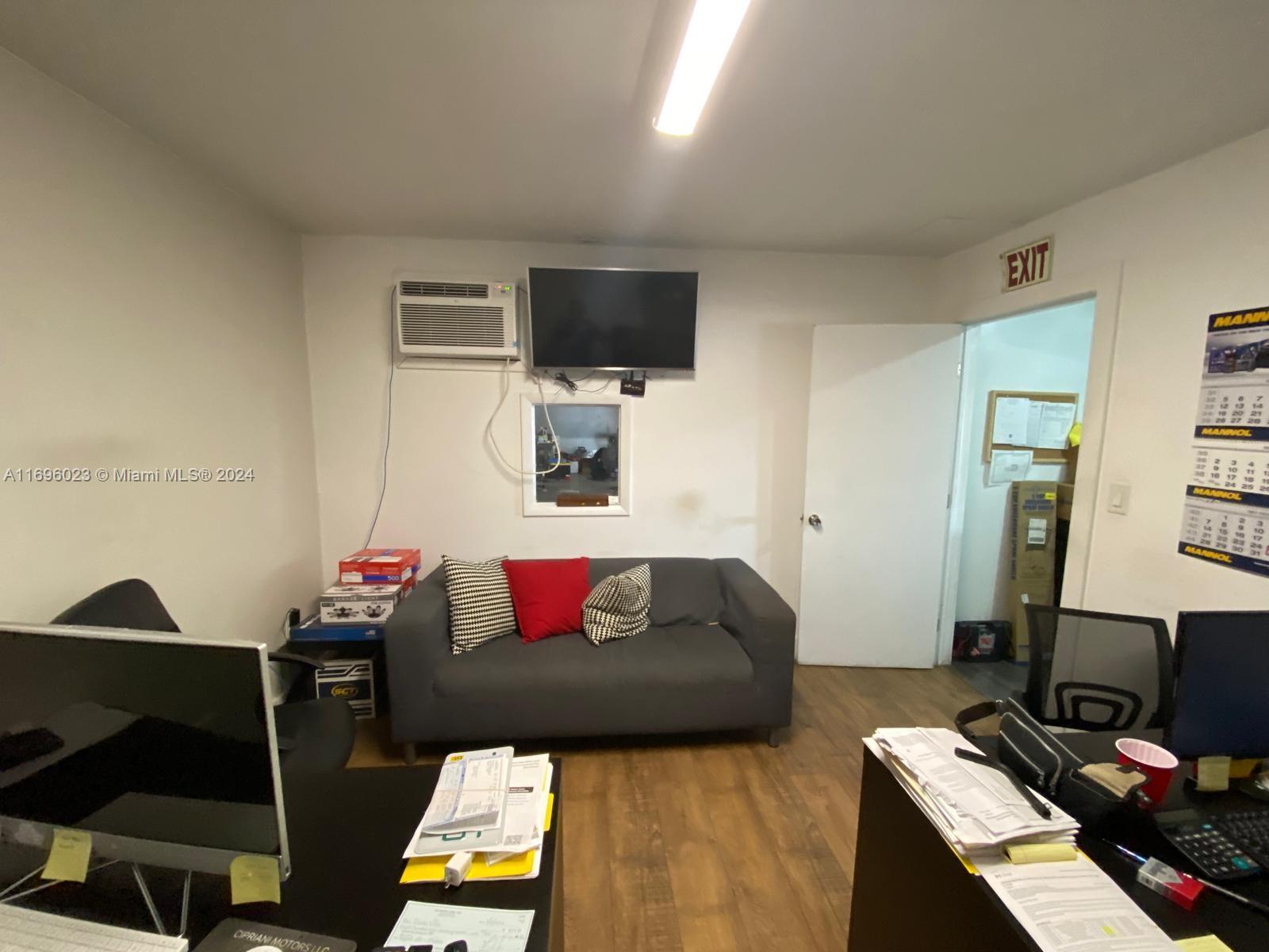 4753 Nw 72nd Ave 4753 Property Photo 5