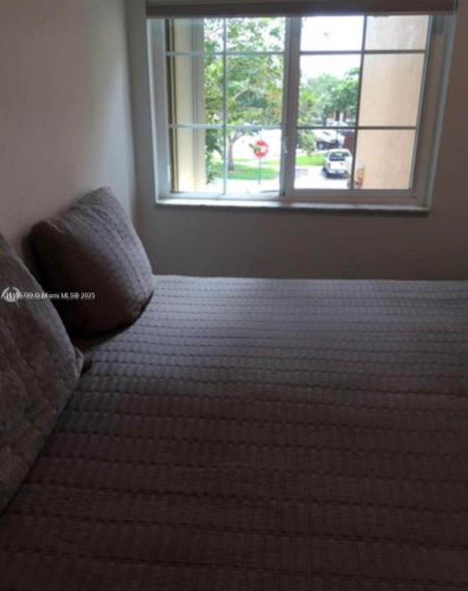 1690 Ne 33rd Ave 104-6 Property Photo 22