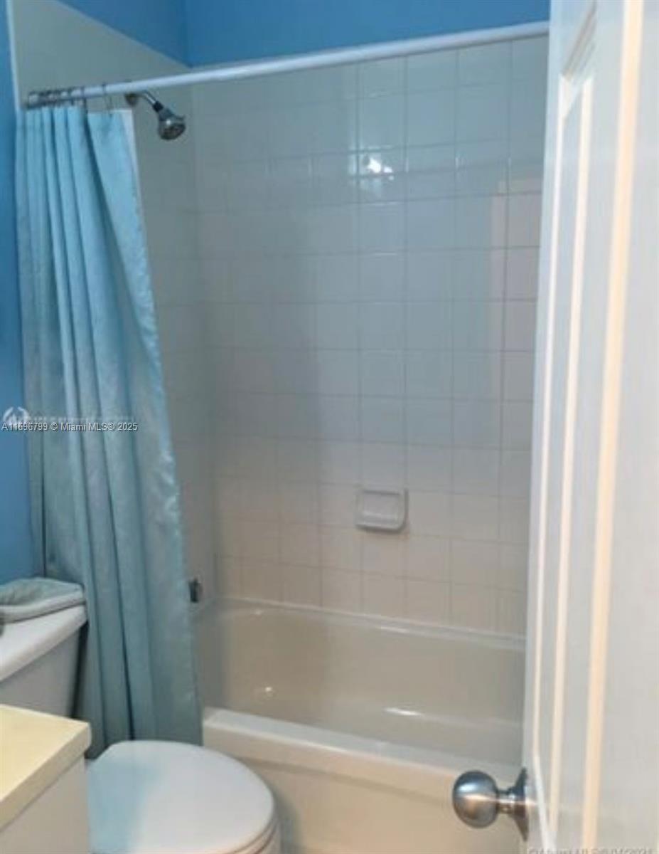 1690 Ne 33rd Ave 104-6 Property Photo 28