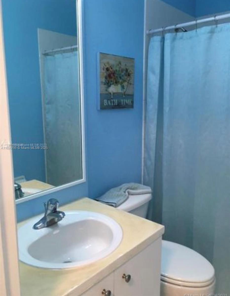 1690 Ne 33rd Ave 104-6 Property Photo 29