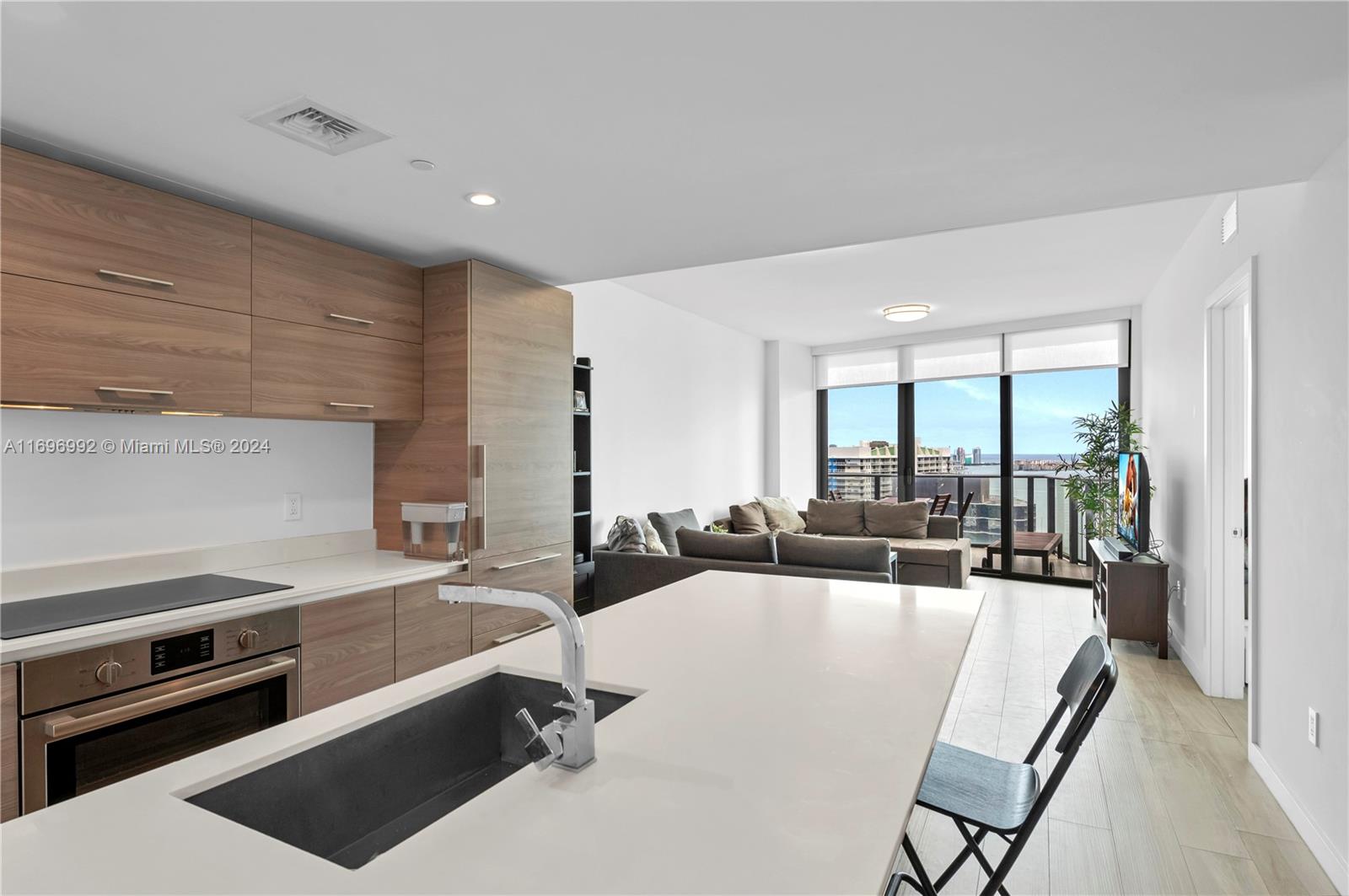 1300 S Miami Ave 3704 Property Photo 8