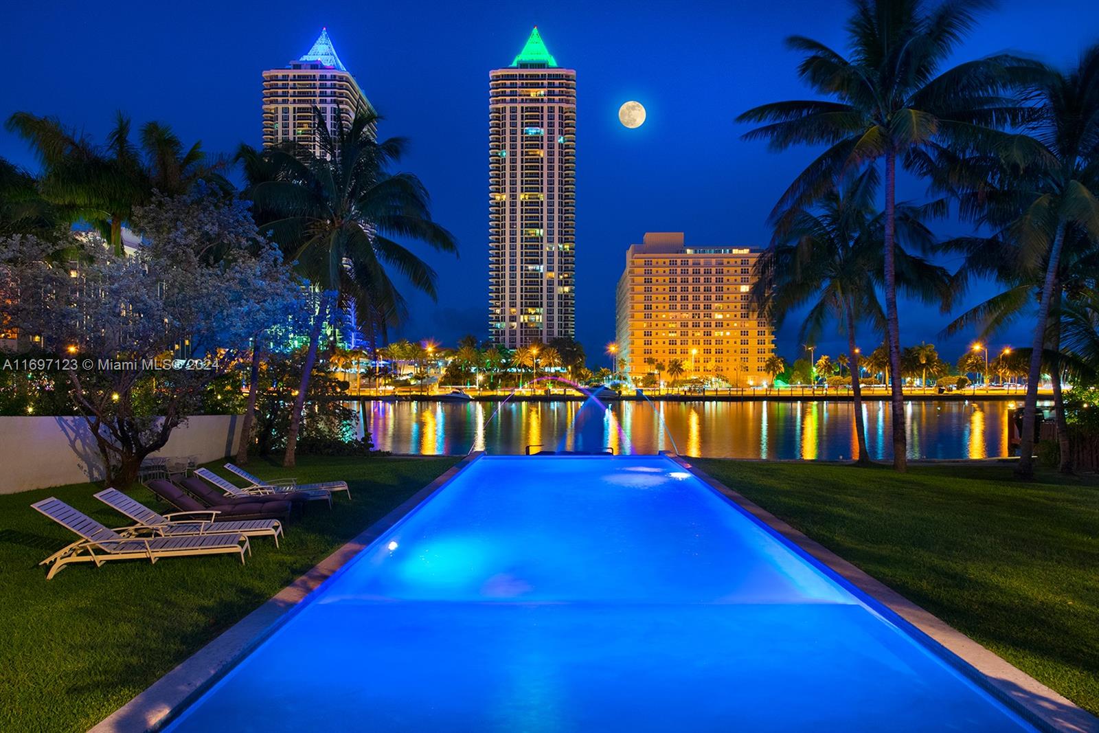 4745 Pine Tree Dr Property Photo 1