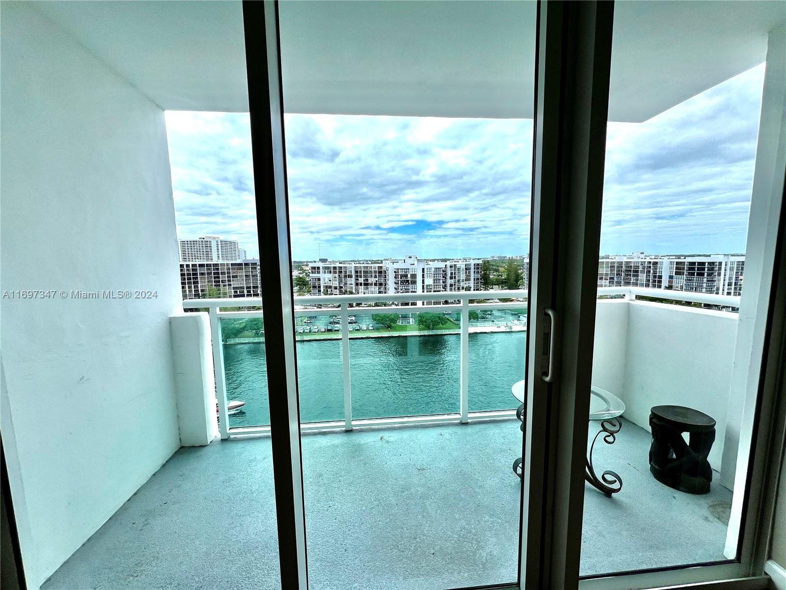 3000 S Ocean Dr 1012 Property Photo 5