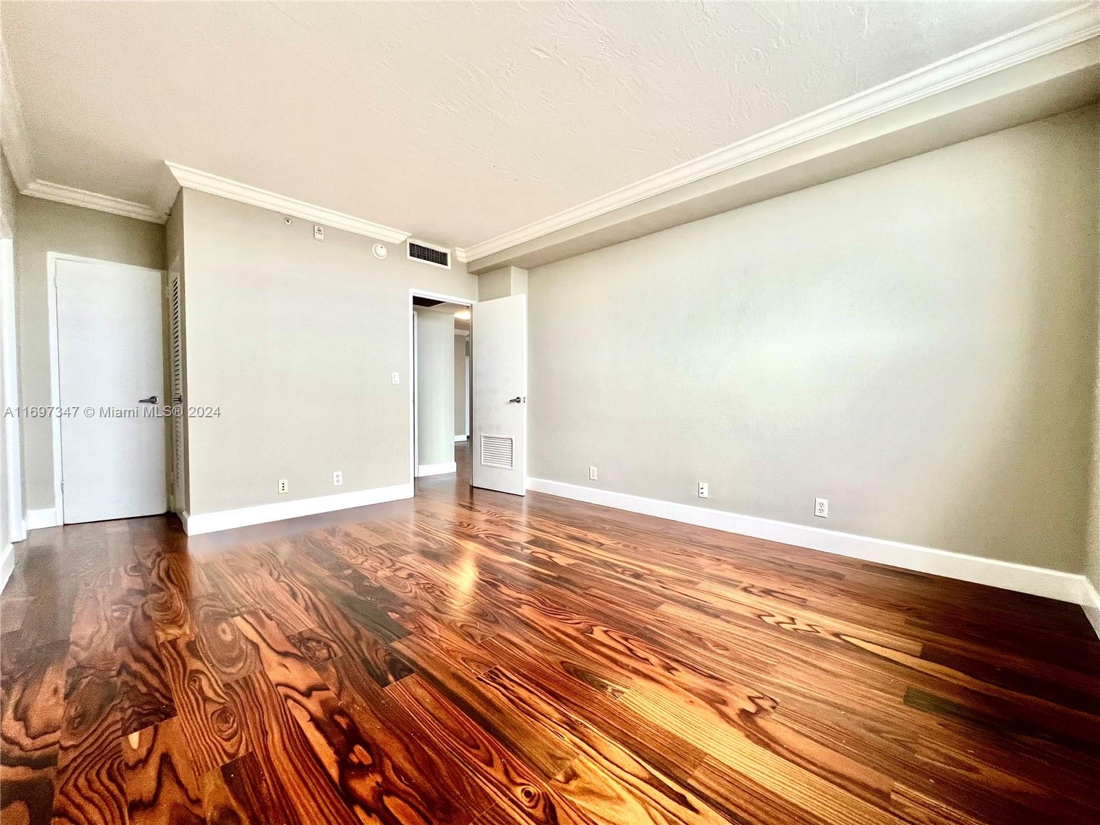 3000 S Ocean Dr 1012 Property Photo 6