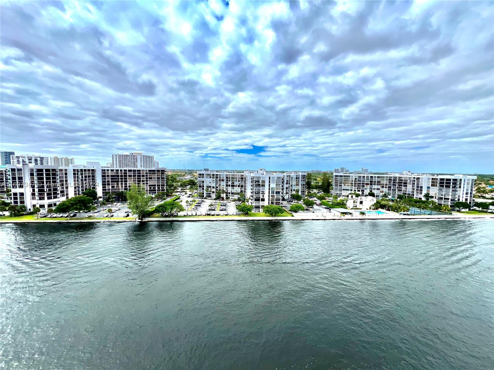 3000 S Ocean Dr 1012 Property Photo 10