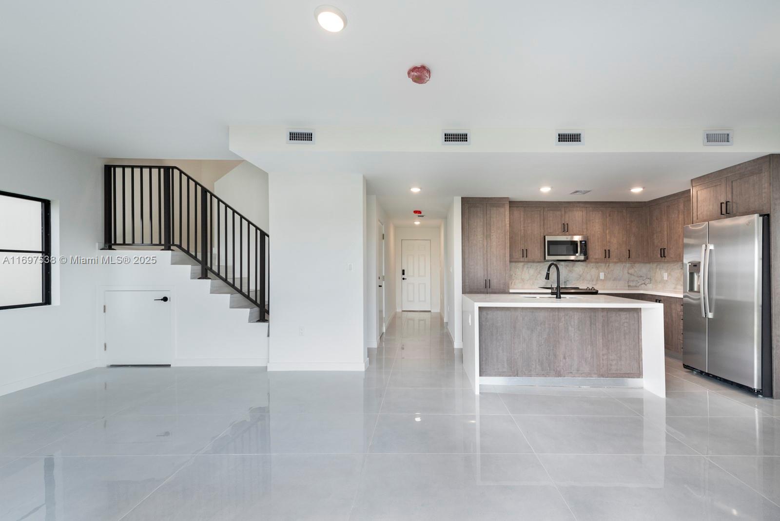 1324 Nw 2 Terr Property Photo 4